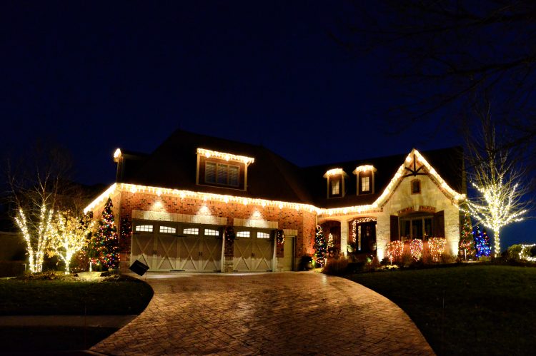Why you should choose 9-light landscape lighting system for your home